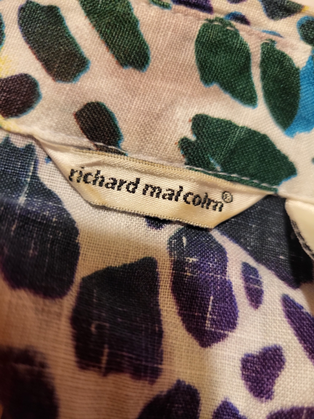 Richard Malcom Women’s Multicolor Animal-Print Button Front Shirt - Picture 12 of 13